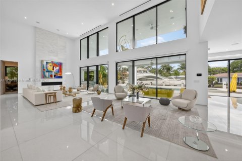 Снять в аренду виллу или дом в Форт-Лодердейл, Флорида 8 спален, 598.85м2, № 1974637 - фото 11