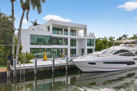Дом в Форт-Лодердейл, Флорида 8 спален, 598.85м2 № 1974637