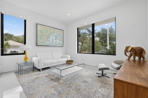 Снять в аренду виллу или дом в Форт-Лодердейл, Флорида 8 спален, 598.85м2, № 1974637 - фото 27