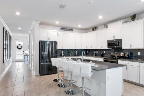 Villa ou maison à vendre à Kissimmee, Floride: 6 chambres, 310.57 m2 № 1767800 - photo 9