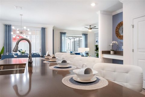 Villa ou maison à vendre à Kissimmee, Floride: 6 chambres, 310.57 m2 № 1767800 - photo 10