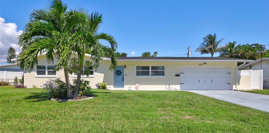 Casa en Saint Petersburg, Florida 3 dormitorios, 130.81 m2 № 2381007
