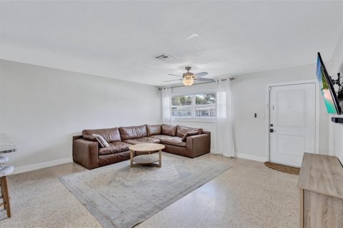 Casa en venta en Saint Petersburg, Florida, 3 dormitorios, 130.81 m2 № 2381007 - foto 7