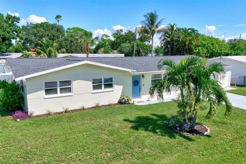 Casa en venta en Saint Petersburg, Florida, 3 dormitorios, 130.81 m2 № 2381007 - foto 3