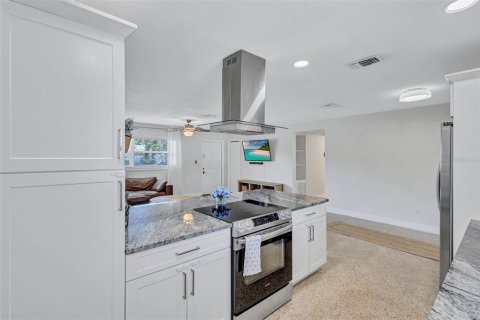 Casa en venta en Saint Petersburg, Florida, 3 dormitorios, 130.81 m2 № 2381007 - foto 13