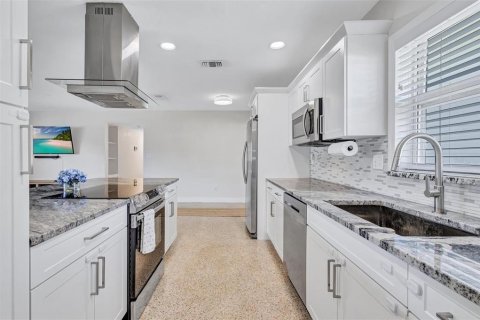 Casa en venta en Saint Petersburg, Florida, 3 dormitorios, 130.81 m2 № 2381007 - foto 14