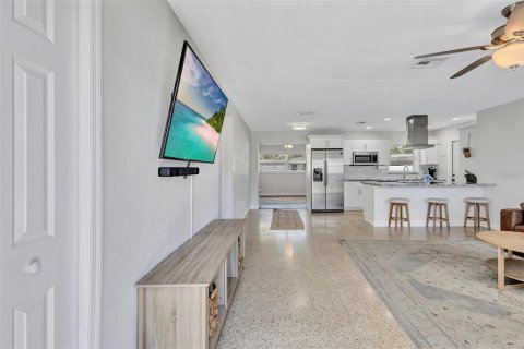 Casa en venta en Saint Petersburg, Florida, 3 dormitorios, 130.81 m2 № 2381007 - foto 5