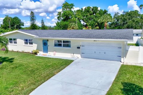 Casa en venta en Saint Petersburg, Florida, 3 dormitorios, 130.81 m2 № 2381007 - foto 2