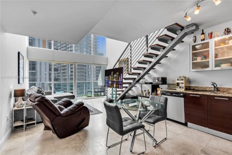 Condo in Miami, Florida, 1 bedroom  № 1713133 - photo 6