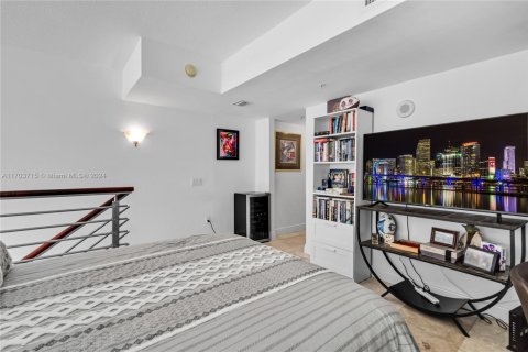 Condo in Miami, Florida, 1 bedroom  № 1713133 - photo 12