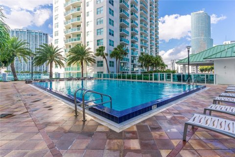 Condo in Miami, Florida, 1 bedroom  № 1713133 - photo 26