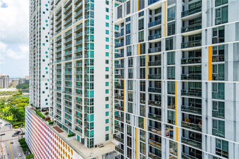 Condo in Miami, Florida, 1 bedroom  № 1713133 - photo 5