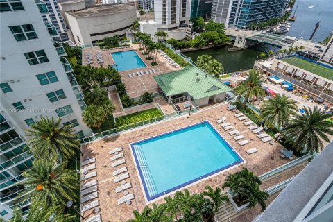 Condo in Miami, Florida, 1 bedroom  № 1713133 - photo 25