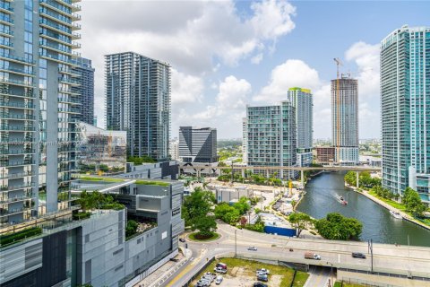 Condo in Miami, Florida, 1 bedroom  № 1713133 - photo 4