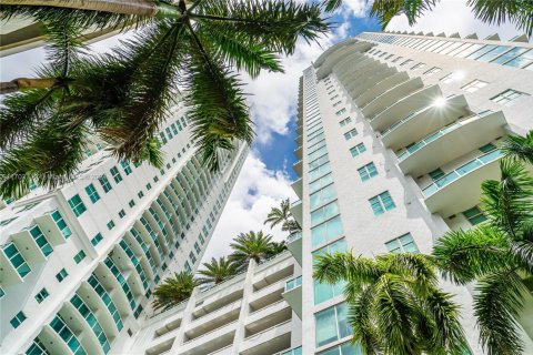 Condo in Miami, Florida, 1 bedroom  № 1713133 - photo 23