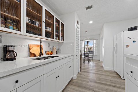 Villa ou maison à vendre à Cutler Bay, Floride: 3 chambres, 179.12 m2 № 2049552 - photo 13