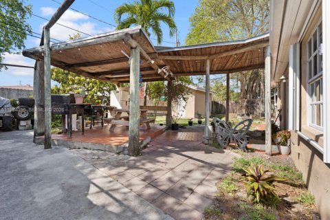 Villa ou maison à vendre à Cutler Bay, Floride: 3 chambres, 179.12 m2 № 2049552 - photo 25