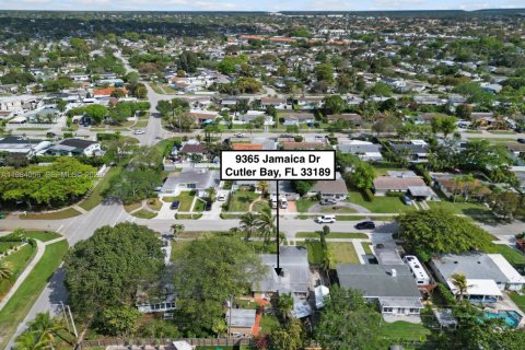 Villa ou maison à vendre à Cutler Bay, Floride: 3 chambres, 179.12 m2 № 2049552 - photo 30