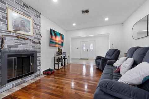 Villa ou maison à vendre à Cutler Bay, Floride: 3 chambres, 179.12 m2 № 2049552 - photo 8