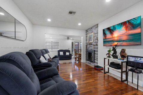 Villa ou maison à vendre à Cutler Bay, Floride: 3 chambres, 179.12 m2 № 2049552 - photo 7