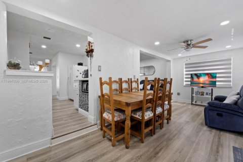 Villa ou maison à vendre à Cutler Bay, Floride: 3 chambres, 179.12 m2 № 2049552 - photo 17