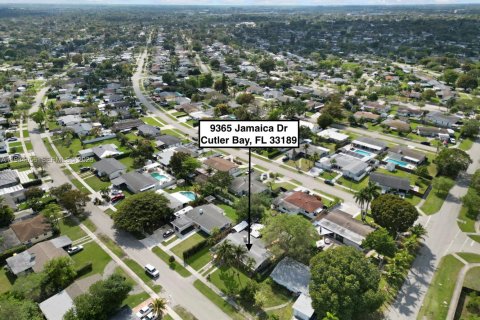 Villa ou maison à vendre à Cutler Bay, Floride: 3 chambres, 179.12 m2 № 2049552 - photo 2