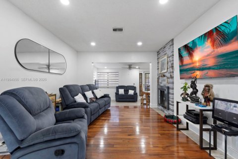 Villa ou maison à vendre à Cutler Bay, Floride: 3 chambres, 179.12 m2 № 2049552 - photo 6