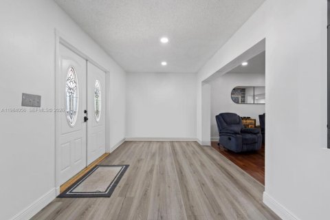 Villa ou maison à vendre à Cutler Bay, Floride: 3 chambres, 179.12 m2 № 2049552 - photo 4