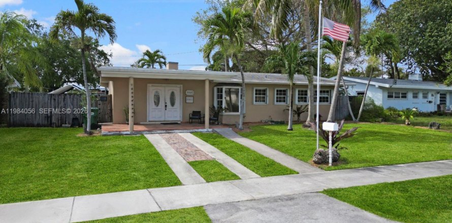 Villa ou maison à Cutler Bay, Floride 3 chambres, 179.12 m2 № 2049552