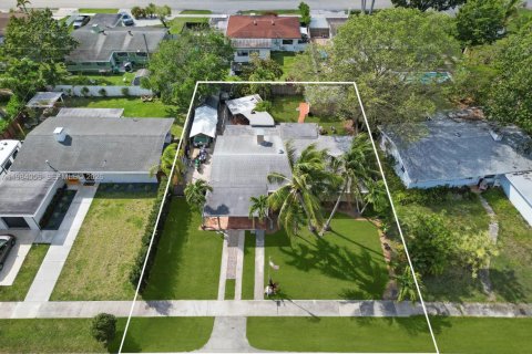 Villa ou maison à vendre à Cutler Bay, Floride: 3 chambres, 179.12 m2 № 2049552 - photo 3