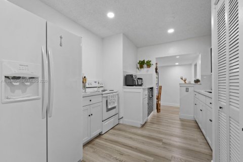 Villa ou maison à vendre à Cutler Bay, Floride: 3 chambres, 179.12 m2 № 2049552 - photo 11