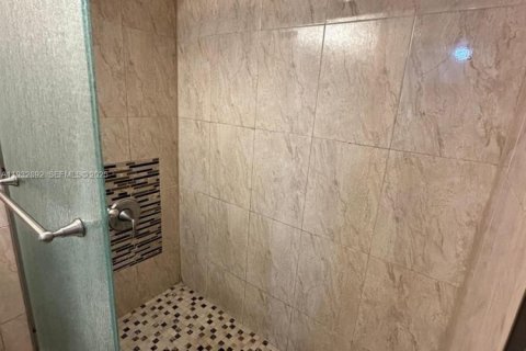 Снять в аренду коммерческую недвижимость в Майами, Флорида 46.45м2, № 1991690 - фото 15