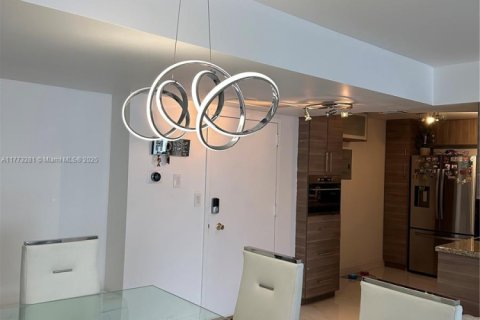 Copropriété à vendre à Hallandale Beach, Floride: 2 chambres, 119.38 m2 № 1934704 - photo 7