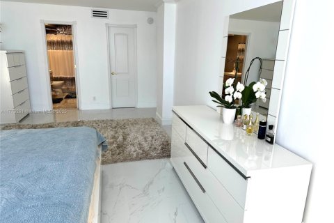 Copropriété à vendre à Hallandale Beach, Floride: 2 chambres, 119.38 m2 № 1934704 - photo 18