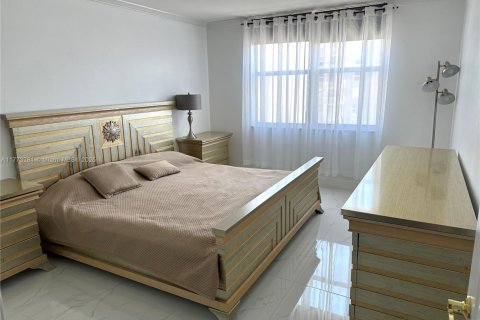 Copropriété à vendre à Hallandale Beach, Floride: 2 chambres, 119.38 m2 № 1934704 - photo 30