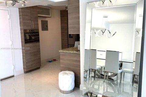 Copropriété à vendre à Hallandale Beach, Floride: 2 chambres, 119.38 m2 № 1934704 - photo 8
