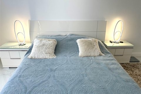 Copropriété à vendre à Hallandale Beach, Floride: 2 chambres, 119.38 m2 № 1934704 - photo 17