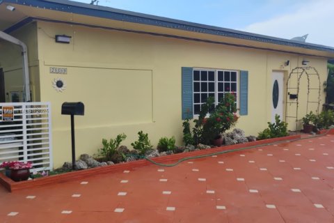 Commercial property in Miami, Florida 37.16 sq.m. № 1942168 - photo 2
