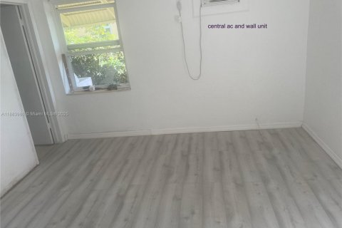 Commercial property in Miami, Florida 37.16 sq.m. № 1942168 - photo 3