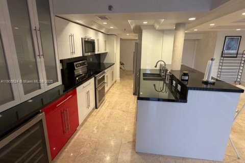 Снять в аренду кондоминиум в Санни-Айлс-Бич, Флорида 2 спальни, 139.54м2, № 1956240 - фото 7