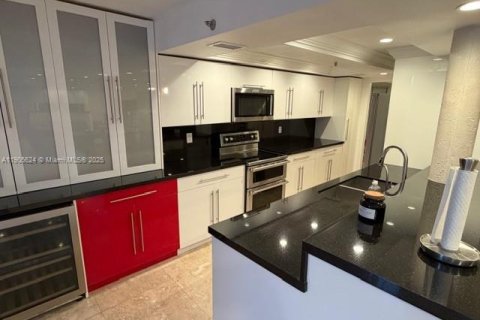 Кондоминиум с 2 спальнями в Санни-Айлс-Бич, Флорида № 1956240