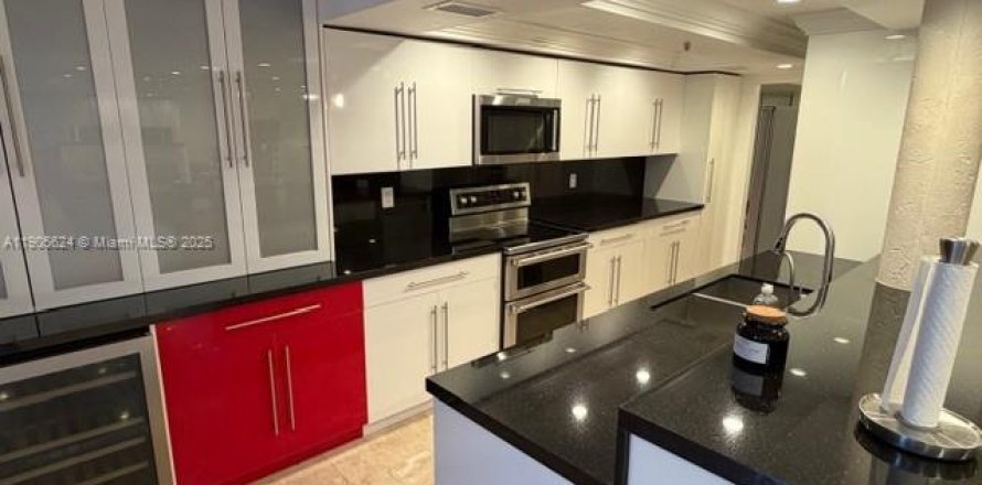 Кондоминиум с 2 спальнями в Санни-Айлс-Бич, Флорида № 1956240