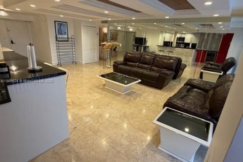 Снять в аренду кондоминиум в Санни-Айлс-Бич, Флорида 2 спальни, 139.54м2, № 1956240 - фото 11