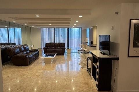 Снять в аренду кондоминиум в Санни-Айлс-Бич, Флорида 2 спальни, 139.54м2, № 1956240 - фото 2