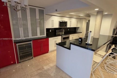 Снять в аренду кондоминиум в Санни-Айлс-Бич, Флорида 2 спальни, 139.54м2, № 1956240 - фото 8