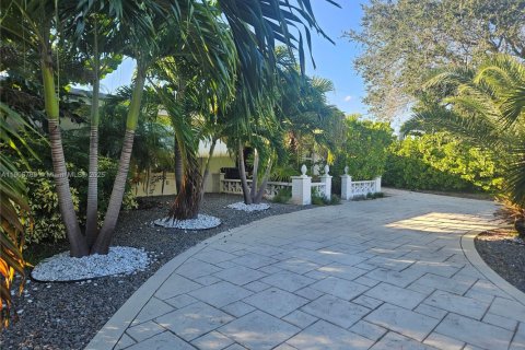 House in Oakland Park, Florida 3 bedrooms, 148.83 sq.m. № 2081973 - photo 19