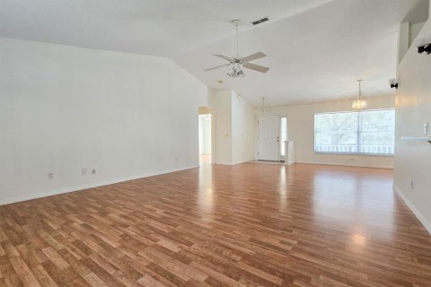 Villa ou maison à vendre à Clermont, Floride: 3 chambres, 145.86 m2 № 2109789 - photo 4