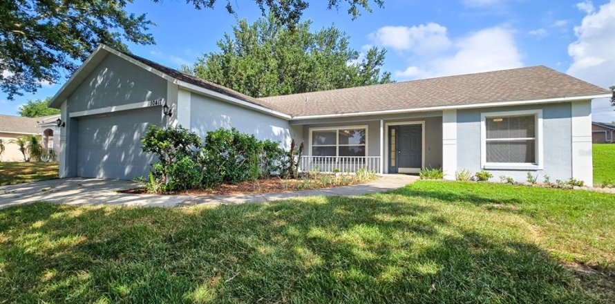 Villa ou maison à Clermont, Floride 3 chambres, 145.86 m2 № 2109789