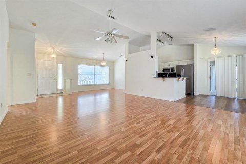 Villa ou maison à vendre à Clermont, Floride: 3 chambres, 145.86 m2 № 2109789 - photo 3