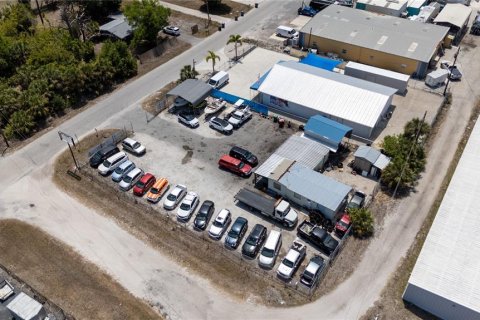 Commercial property in Englewood, Florida 52.03 sq.m. № 2195393